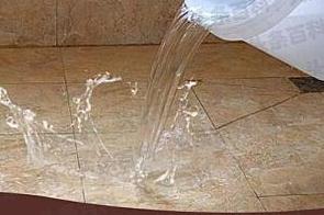 和龙漏水维修 免砸砖防水材料该如何施工